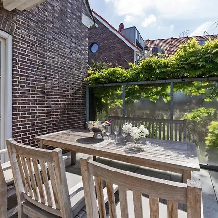Stadtvilla Heimatliebe Direkt Am Park Und Citynah Gelegen Fuer Bis Zu 5 Personen, Haustiere Willkommen Vakantiehuis *