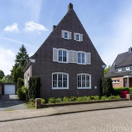 Stadtvilla Heimatliebe Direkt Am Park Und Citynah Gelegen Für Bis Zu 5 Personen, Haustiere Willkommen Ferienhaus Nordhorn